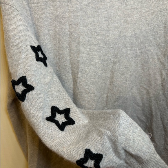 27 Miles Malibu Grey Sweater with Black Star Accents - Picture 3 of 6